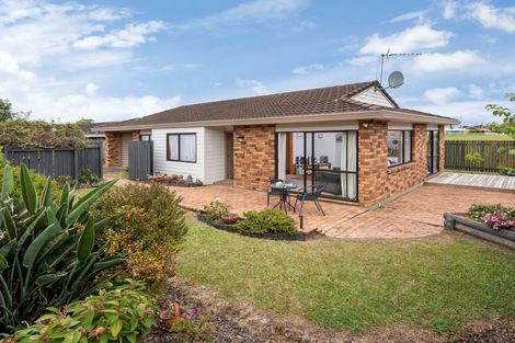 Photo of property in 14b Billabong Place, Botany Downs, Auckland, 2010