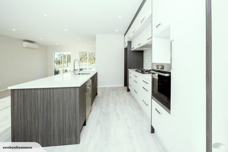 Photo of property in 52 Schoolside Road, Kumeu, 0810