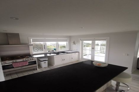 Photo of property in 12 Tindalls Bay Road, Tindalls Beach, Whangaparaoa, 0930