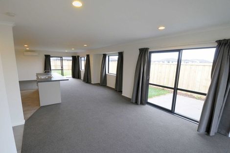 Photo of property in 48 Shillingford Boulevard, Rolleston, 7615