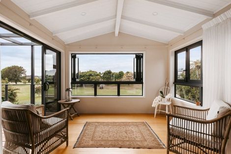 Photo of property in 46 Links View Drive, Omokoroa, 3114