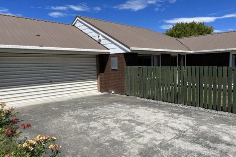 Photo of property in 2/3 Claverley Gardens, Avonhead, Christchurch, 8042