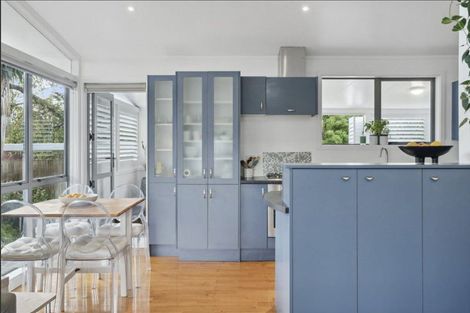 Photo of property in 90 Crawford Avenue, Mangere Bridge, Auckland, 2022