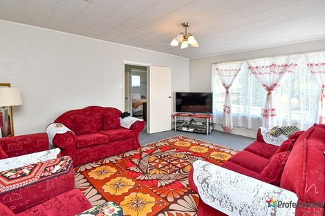 Photo of property in 8 Staverton Crescent, Mangere, Auckland, 2022
