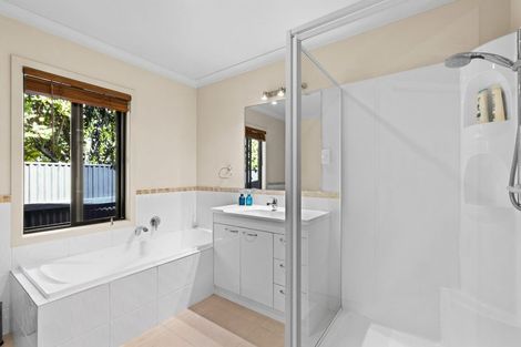 Photo of property in 9 Bassett Place, Taradale, Napier, 4112