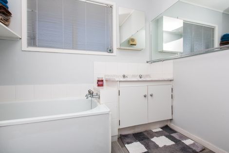 Photo of property in 1/15a Oates Road, Glen Eden, Auckland, 0602