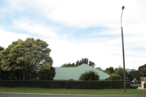 Photo of property in 48 Karina Road, Merrilands, New Plymouth, 4312