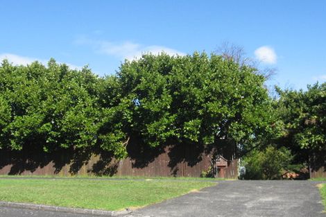 Photo of property in 12 Lewisham Street, Highland Park, Auckland, 2010