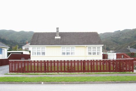 Photo of property in 56 Hewer Crescent, Naenae, Lower Hutt, 5011