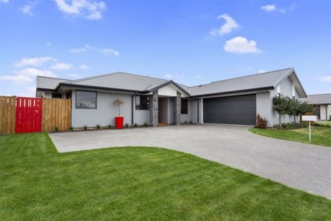 Photo of property in 32 Beachvale Drive, Kaiapoi, 7630