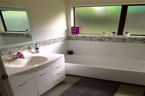 Photo of property in 1/27 Wilkinson Way, Browns Bay, Auckland, 0630