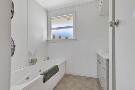 Photo of property in 1 Stackhouse Avenue, Bishopdale, Christchurch, 8053