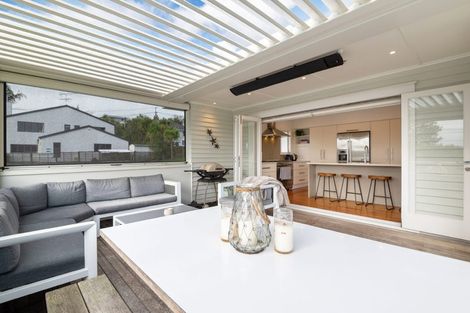 Photo of property in 6 Manuwai Road, Torbay, Auckland, 0630