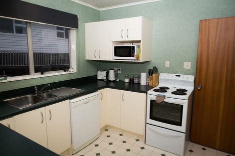 Photo of property in 110 Taylor Terrace, Tawa, Wellington, 5028