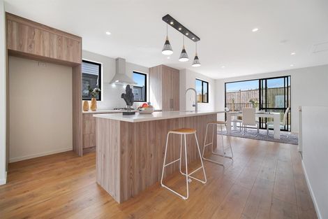 Photo of property in 20b Crestview Rise, Papakura, 2110