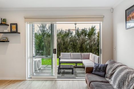 Photo of property in 9 Ambar Ridge Avenue, Massey, Auckland, 0614