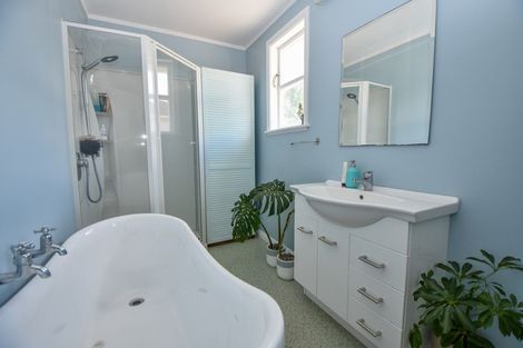 Photo of property in 32 Rhodes Street, Carterton, 5713