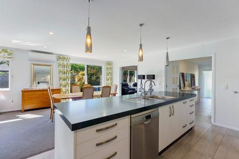 Photo of property in 63 Waipunahau Road, Waikanae, 5036