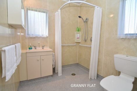 Photo of property in 127 Lincoln Road, Carterton, 5713