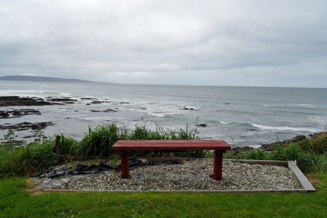 Photo of property in 3 Esplanade, Kaka Point, 9271