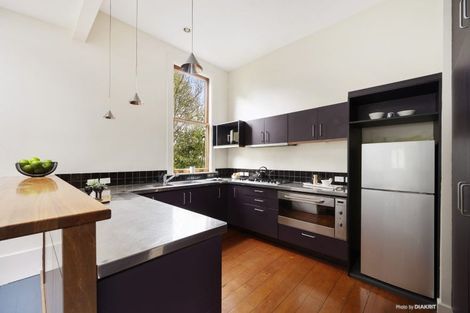 Photo of property in 21 The Parade, Island Bay, Wellington, 6023