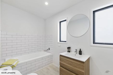Photo of property in 14a Ropata Avenue, Point England, Auckland, 1072