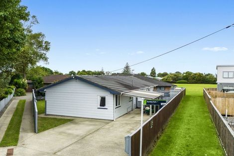 Photo of property in 7 Barberry Lane, Te Atatu Peninsula, Auckland, 0610