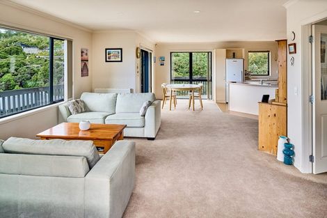 Photo of property in 17 Endeavour Drive, Whitby, Porirua, 5024