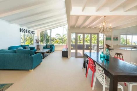 Photo of property in 12 Taumata Road, Castor Bay, Auckland, 0620