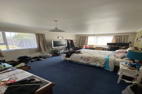 Photo of property in 81 Stewart Drive, Newlands, Wellington, 6037