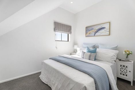 Photo of property in 1a Parkwood Crescent, Gulf Harbour, Whangaparaoa, 0930