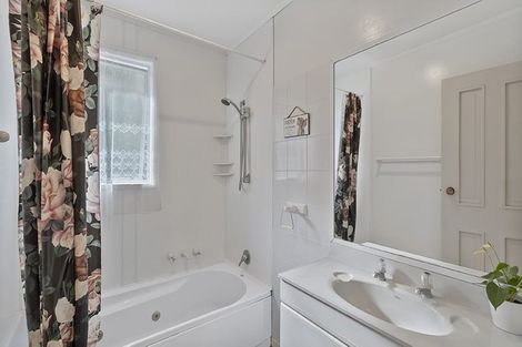 Photo of property in 32 Rothesay Place, Dinsdale, Hamilton, 3204