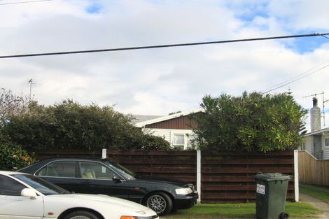 Photo of property in 4 Coleman Street, Paraparaumu, 5032