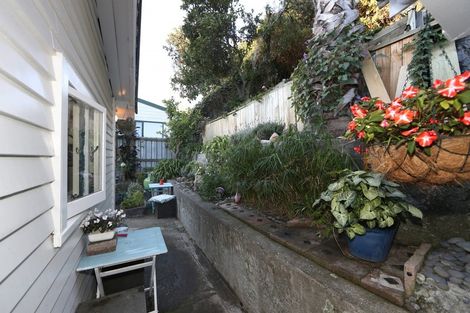 Photo of property in 47 Faraday Street, Hospital Hill, Napier, 4110