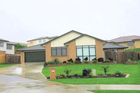 Photo of property in 13 Thomas Hamer Place, Greenhithe, Auckland, 0632