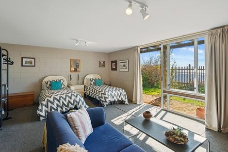 Photo of property in 2/112a Moncks Spur Road, Redcliffs, Christchurch, 8081
