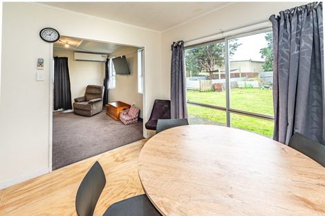 Photo of property in 40 Brassey Street, Waverley, 4510