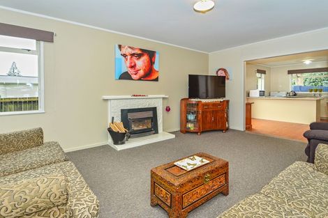 Photo of property in 4 Romney Place, Manurewa, Auckland, 2102