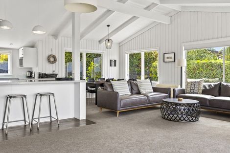 Photo of property in 6 Scenic Heights, Acacia Bay, Taupo, 3330