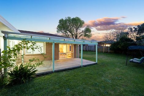 Photo of property in 17 Greenberry Drive, Ranui, Auckland, 0612