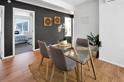 Photo of property in 410 Carrington Street, Upper Vogeltown, New Plymouth, 4310