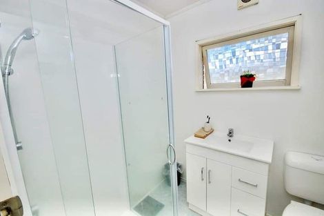 Photo of property in 1/97 Target Road, Totara Vale, Auckland, 0629