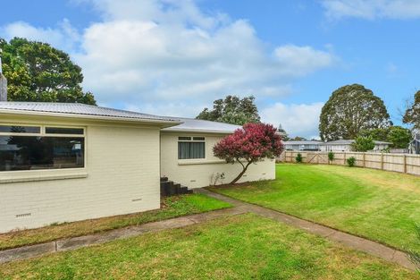 Photo of property in 4 Romney Place, Manurewa, Auckland, 2102