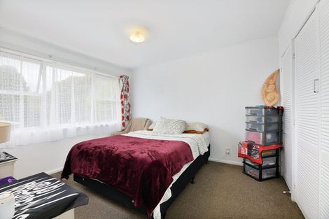 Photo of property in 3 Statesman Street, Henderson, Auckland, 0612