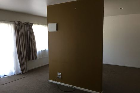 Photo of property in 1/13 John Jennings Drive, Oteha, Auckland, 0632