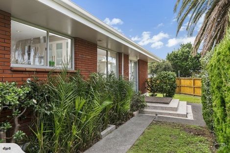 Photo of property in 1/27 Eastern Beach Road, Eastern Beach, Auckland, 2012