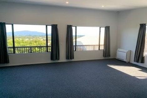 Photo of property in 45b Kakariki Grove, Waikanae, 5036