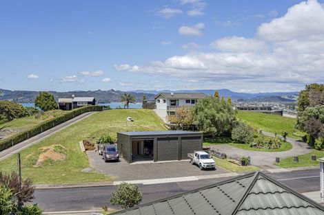 Photo of property in 2 Pohutukawa Grove, Whitianga, 3510