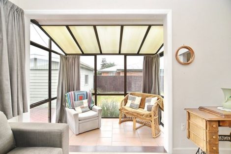 Photo of property in 72 Racecourse Road, Sockburn, Christchurch, 8042