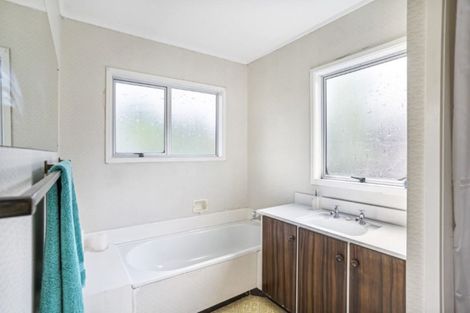 Photo of property in 1/56 Knightsbridge Drive, Forrest Hill, Auckland, 0620